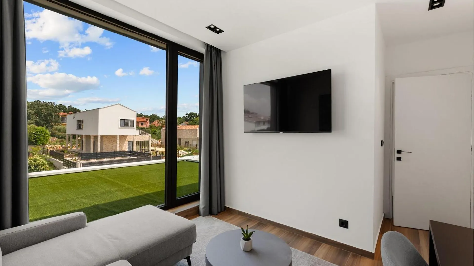 Lovely Home In Porec With Sauna Semesterbostad